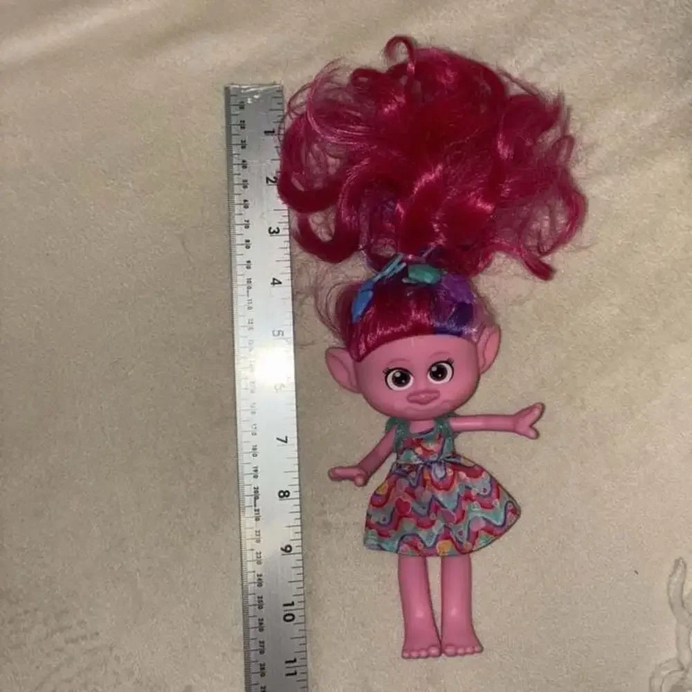DreamWorks Trolls Band‎ Together Hairsational Reveals Queen Poppy Fashion Doll